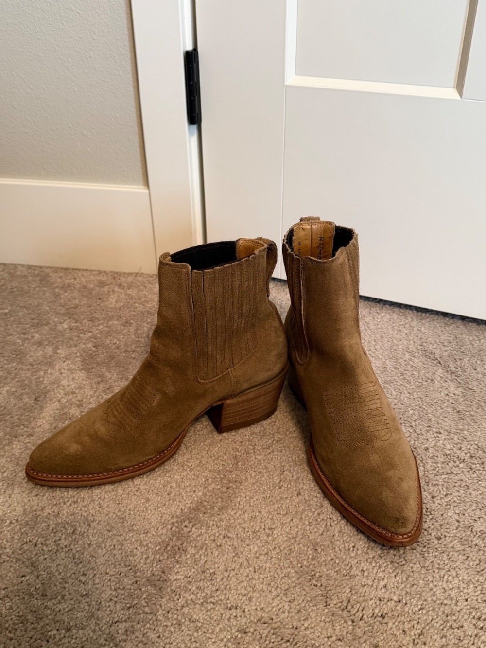 Tecovas Tan Ankle Boots, Latte Suede, sz 9 - Picture 3 of 9